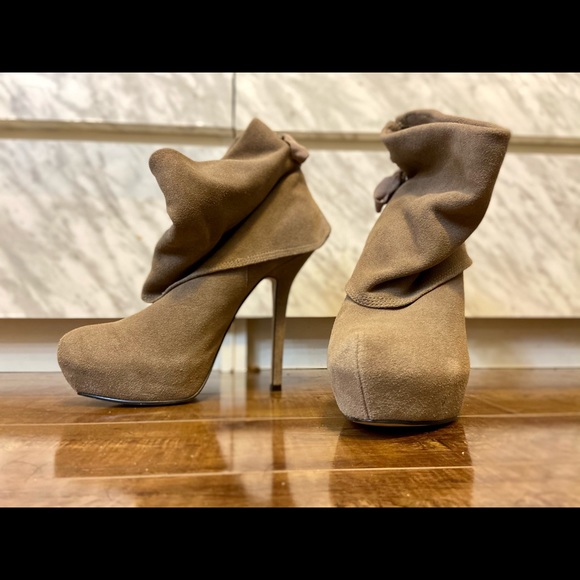 Aldo Suede Ankle Boots - Nude/Beige - Size 7 - Picture 7 of 14